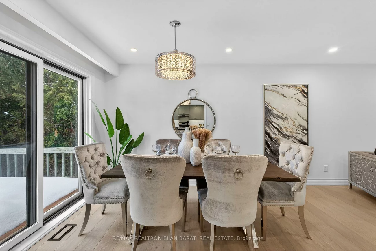 86, Heathview, Bayview Village, Toronto