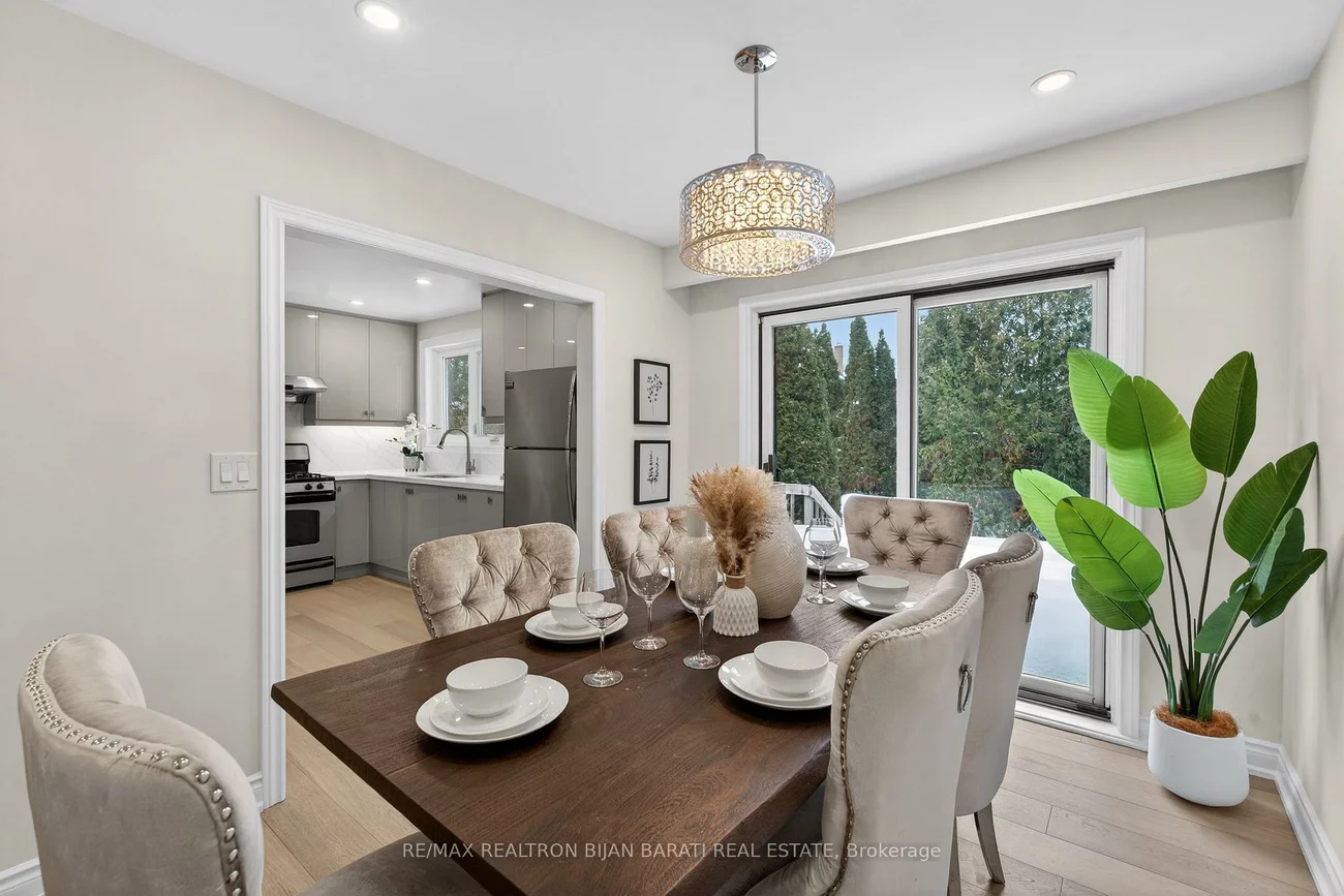 86, Heathview, Bayview Village, Toronto