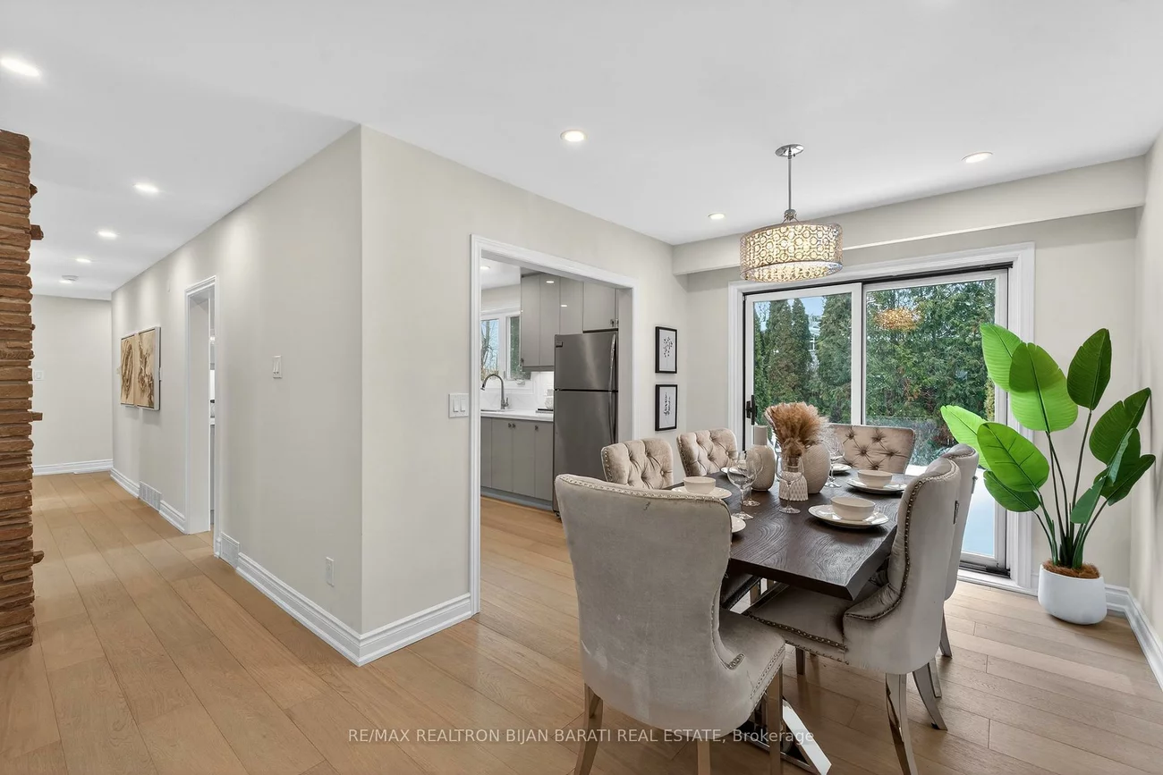 86, Heathview, Bayview Village, Toronto