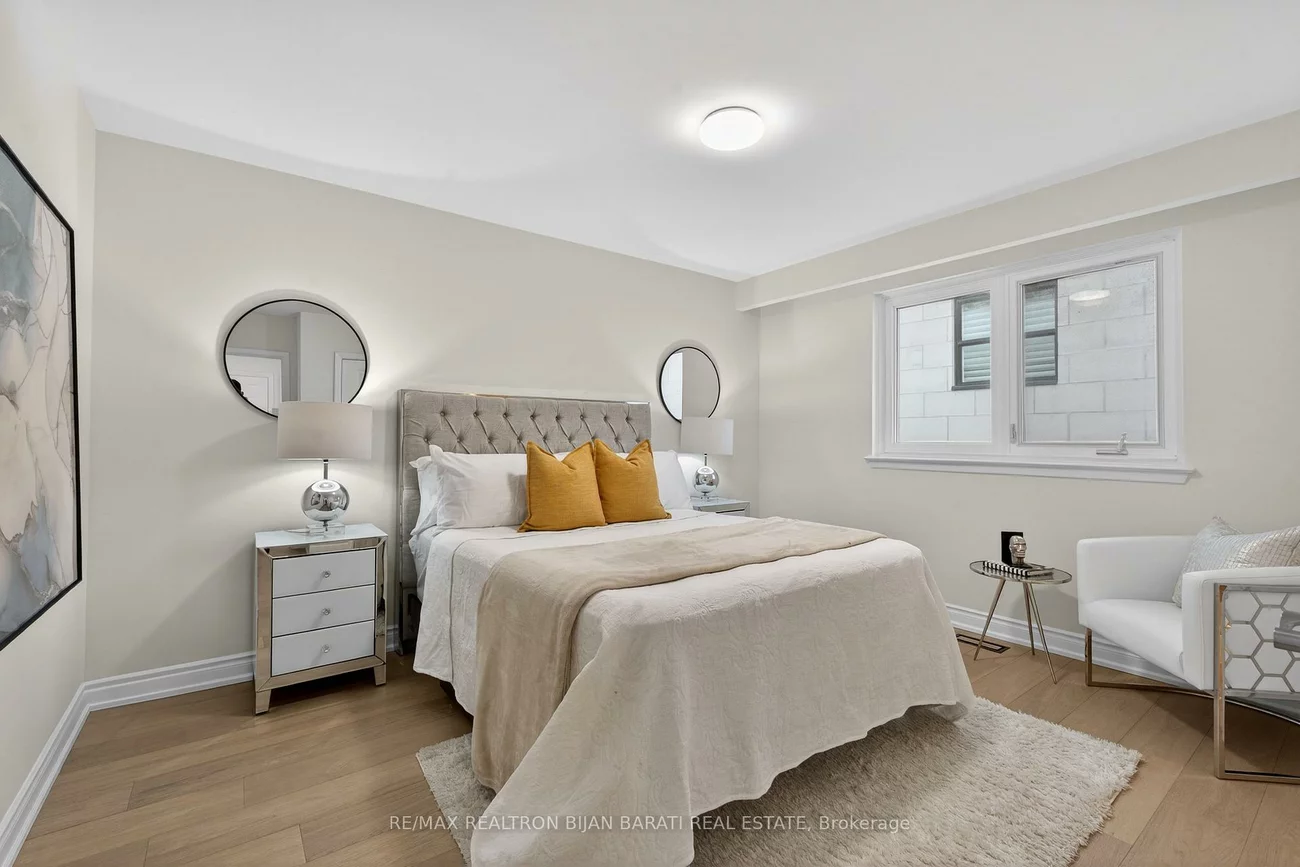 86, Heathview, Bayview Village, Toronto