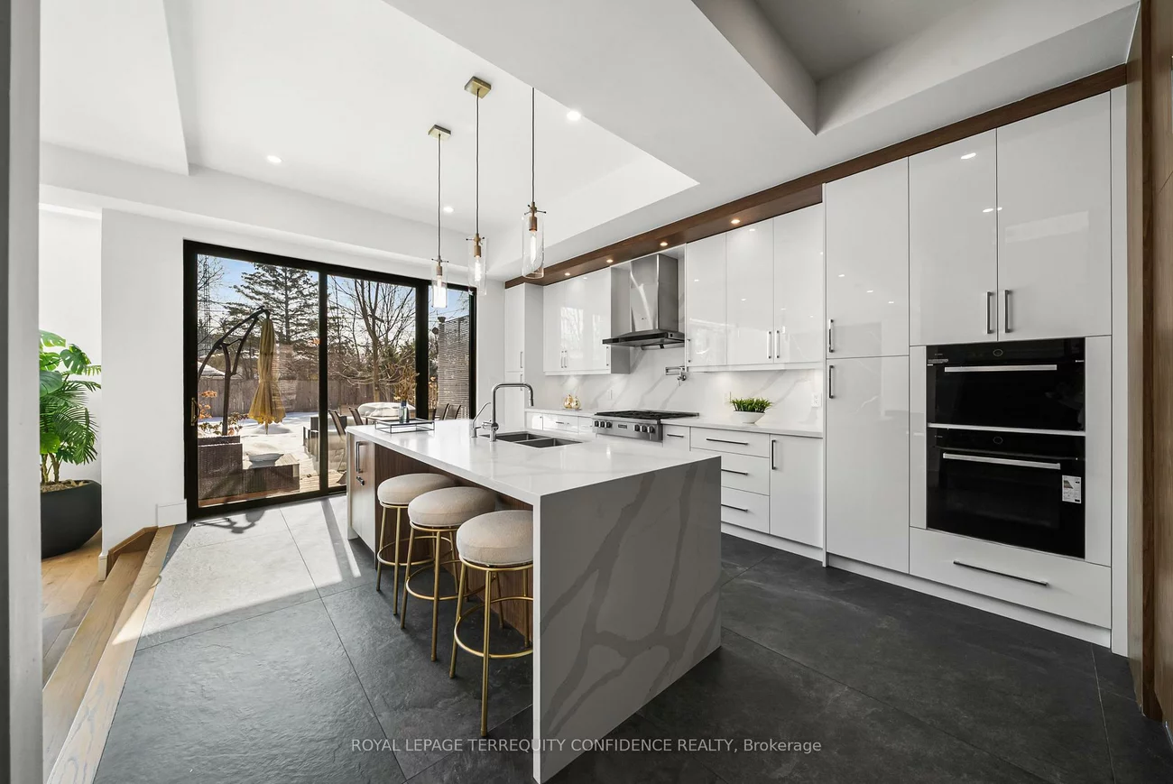 299, Hounslow, Willowdale West, Toronto