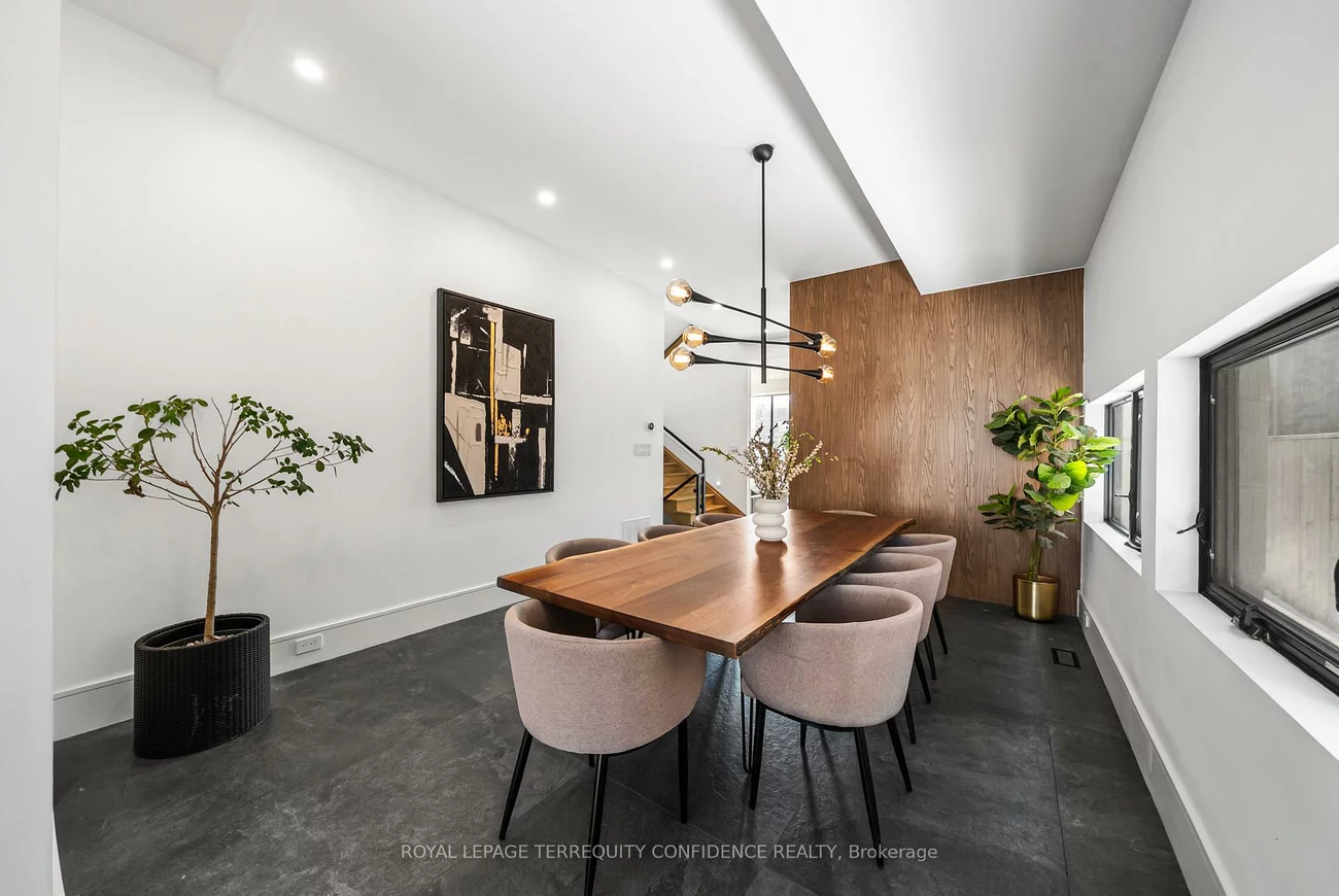 299, Hounslow, Willowdale West, Toronto