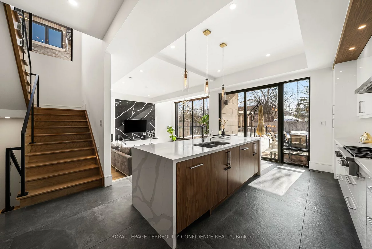 299, Hounslow, Willowdale West, Toronto