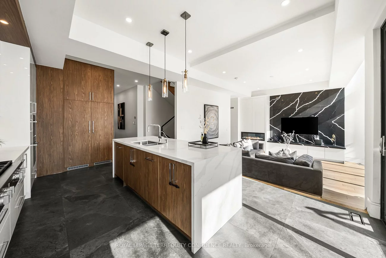 299, Hounslow, Willowdale West, Toronto