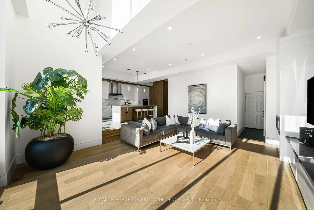 299, Hounslow, Willowdale West, Toronto