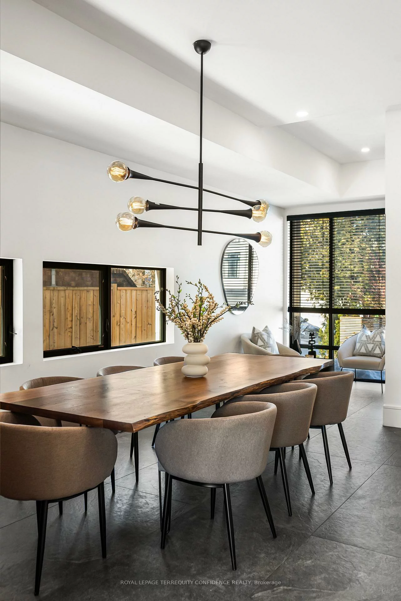 299, Hounslow, Willowdale West, Toronto