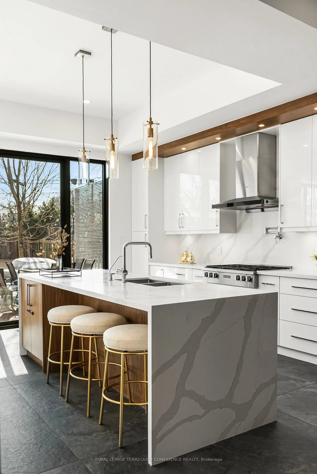 299, Hounslow, Willowdale West, Toronto