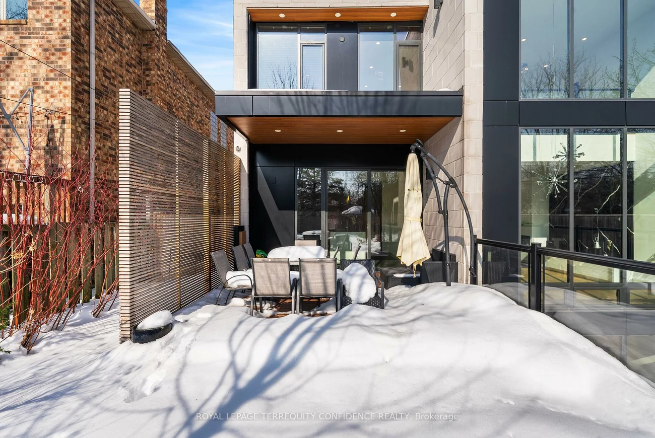 299, Hounslow, Willowdale West, Toronto