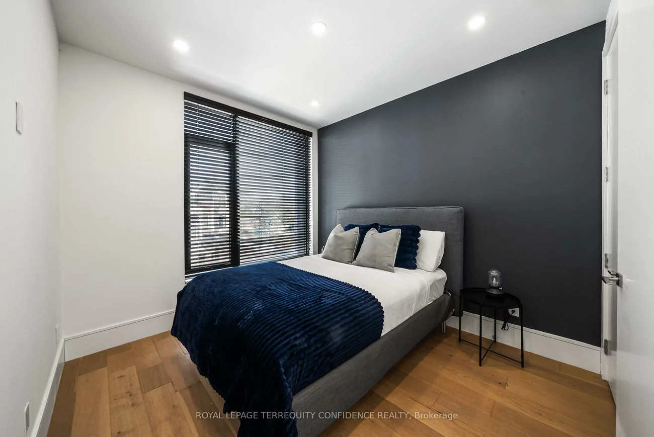 299, Hounslow, Willowdale West, Toronto