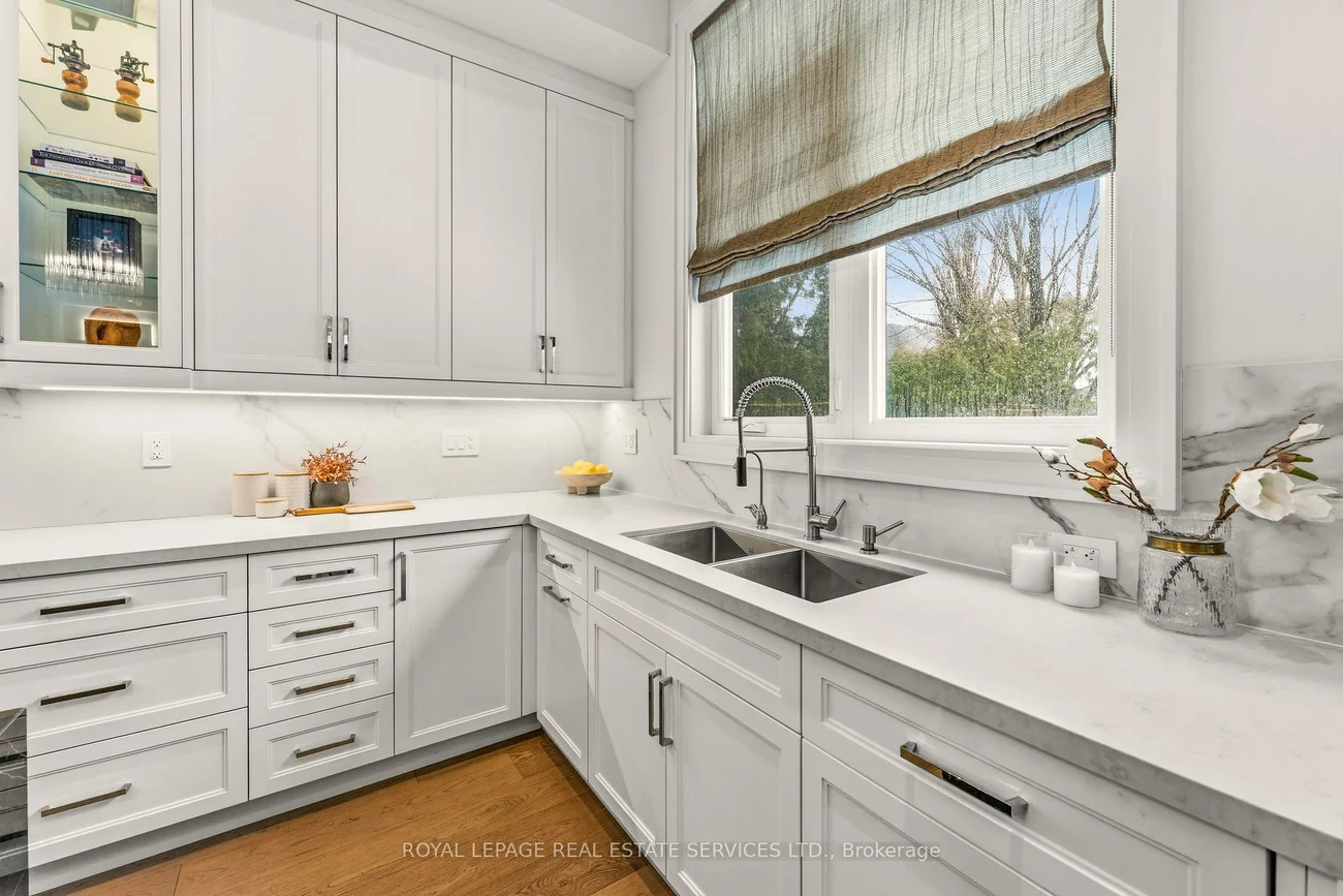 112, Mildenhall, Lawrence Park North, Toronto