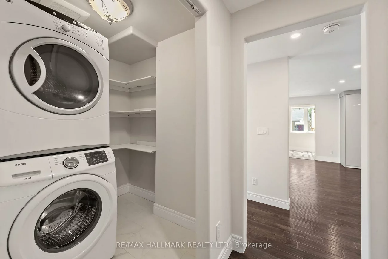 21, King High, Clanton Park, Toronto