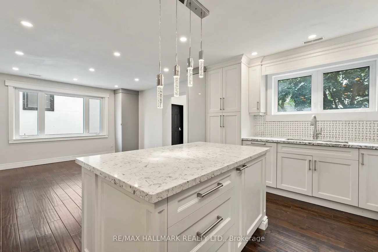 21, King High, Clanton Park, Toronto