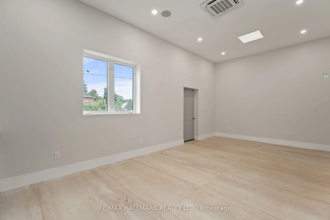 21, King High, Clanton Park, Toronto