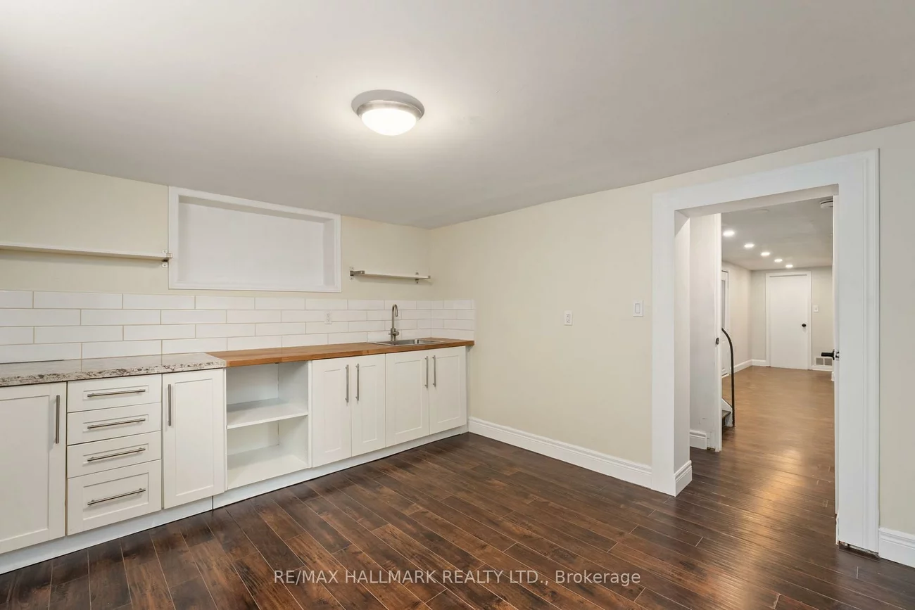 21, King High, Clanton Park, Toronto