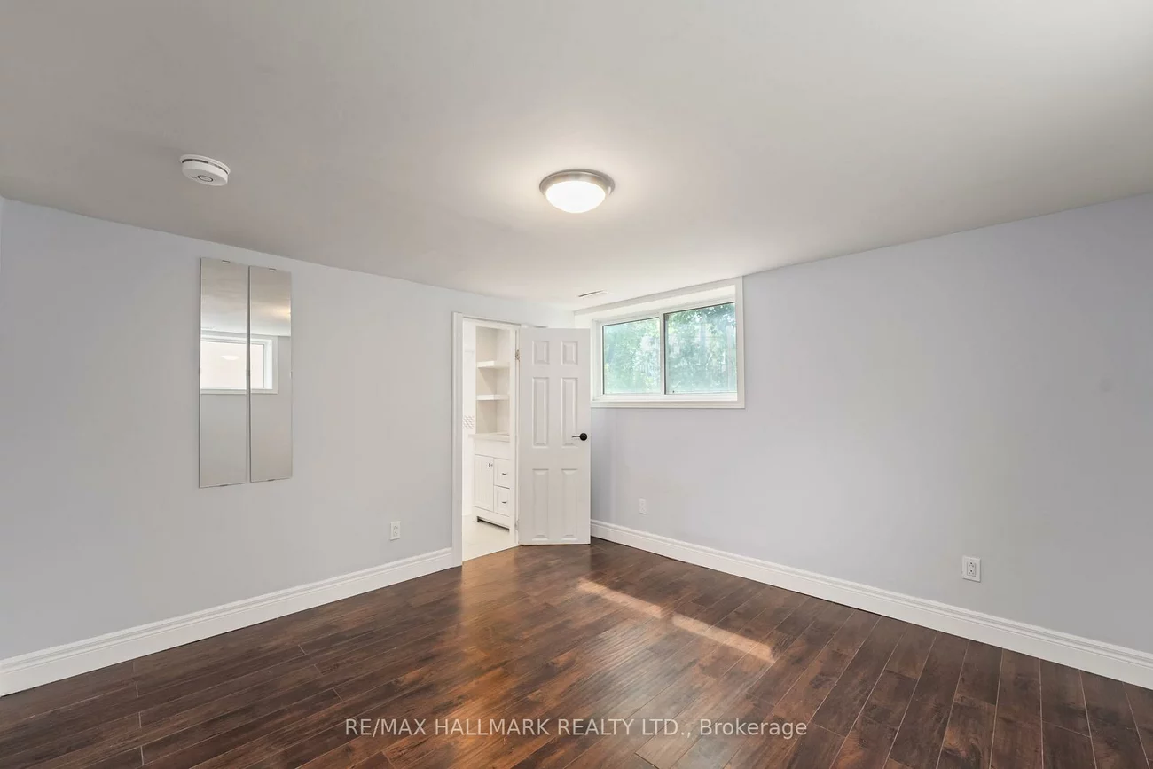 21, King High, Clanton Park, Toronto