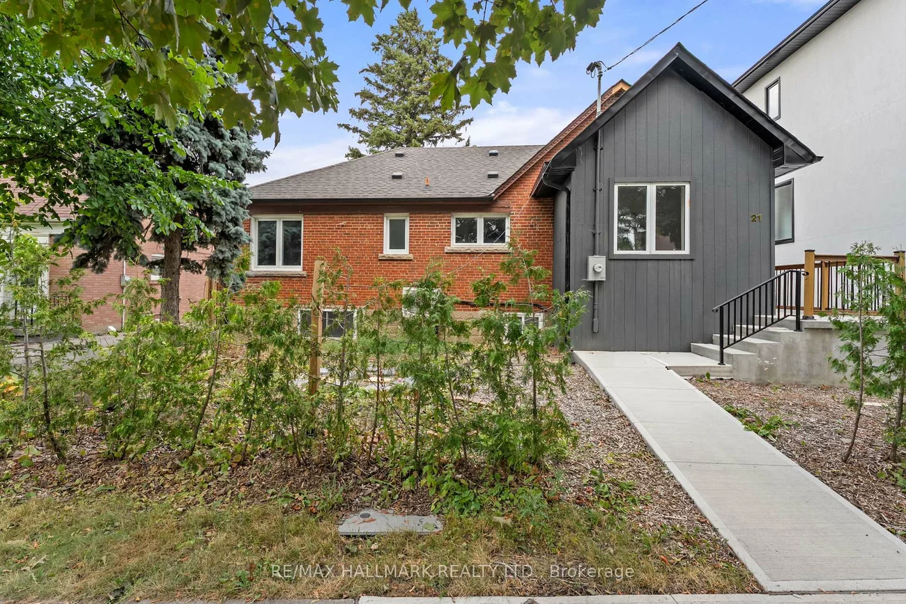 21, King High, Clanton Park, Toronto