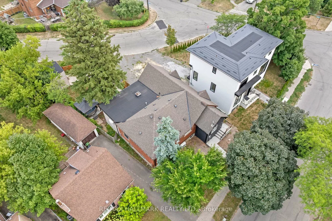 21, King High, Clanton Park, Toronto