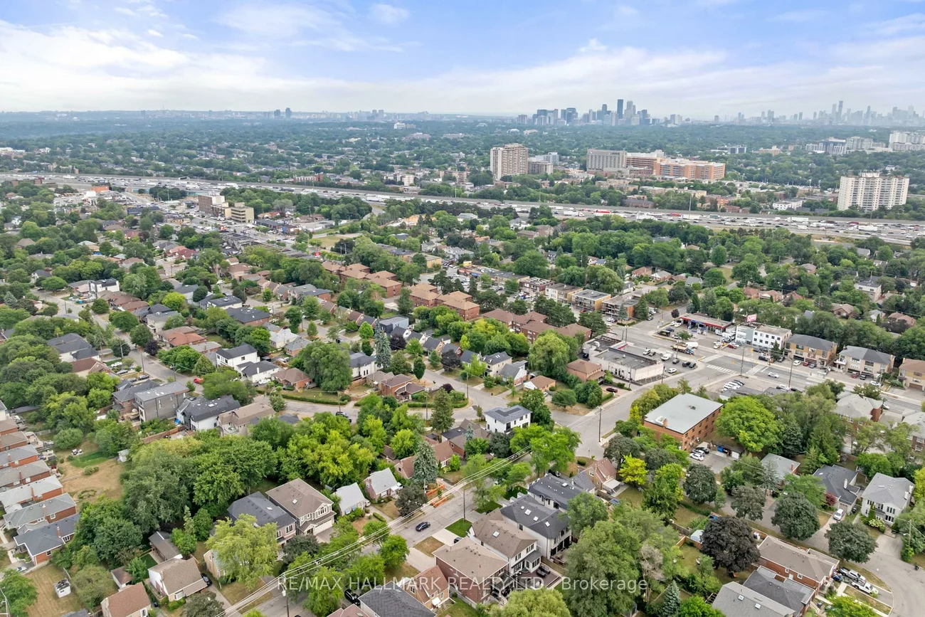 21, King High, Clanton Park, Toronto