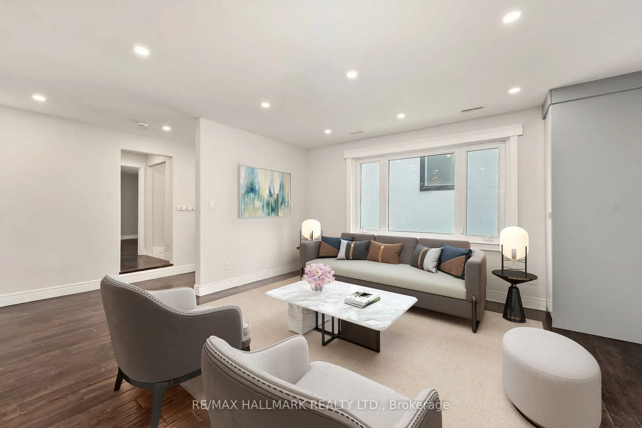 21, King High, Clanton Park, Toronto