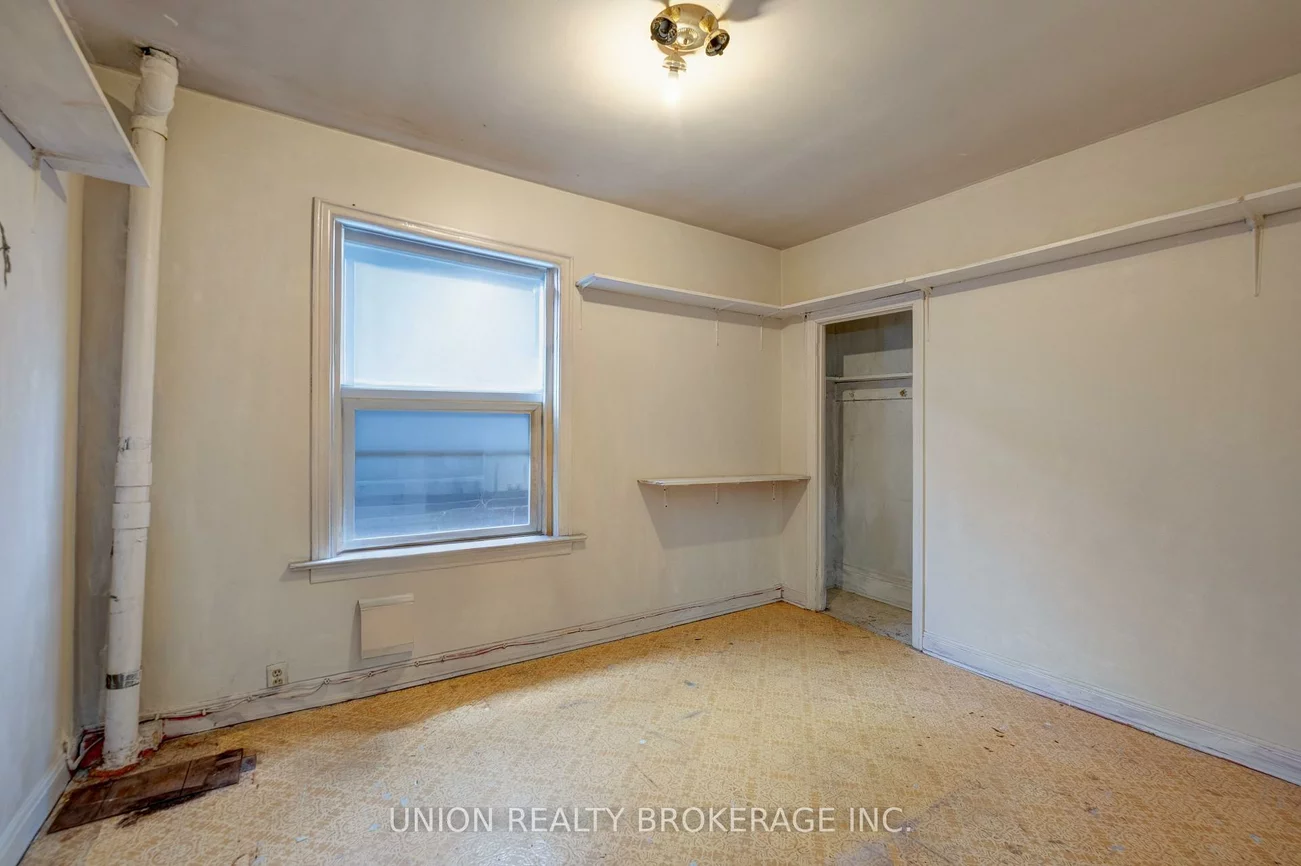 697, Manning, Annex, Toronto