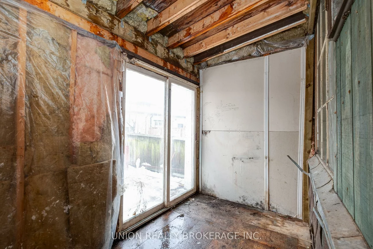 697, Manning, Annex, Toronto