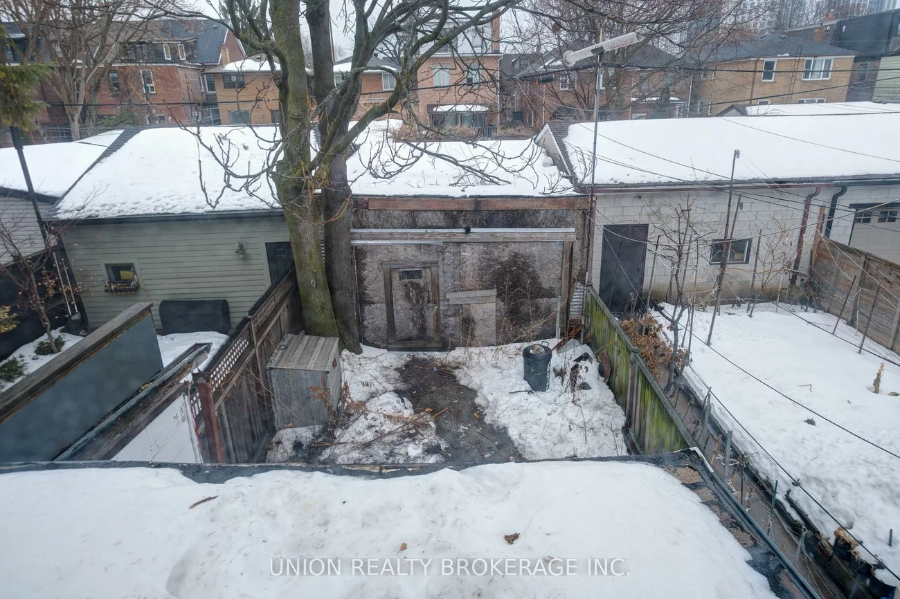 697, Manning, Annex, Toronto