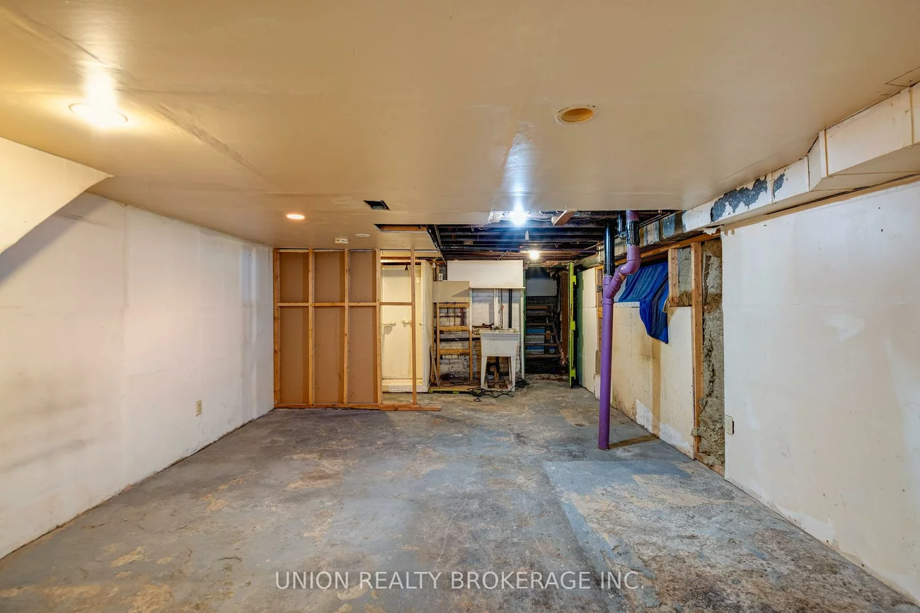 697, Manning, Annex, Toronto