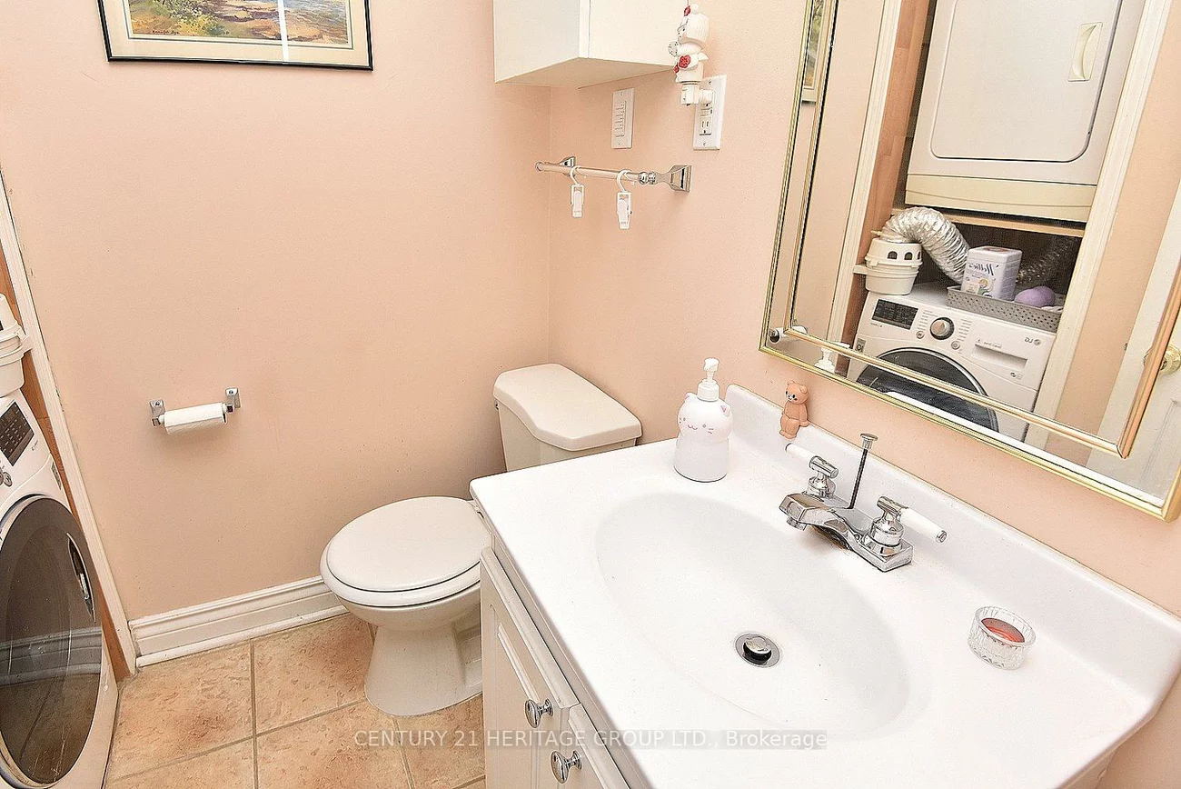 1022, Willowdale, Newtonbrook East, Toronto