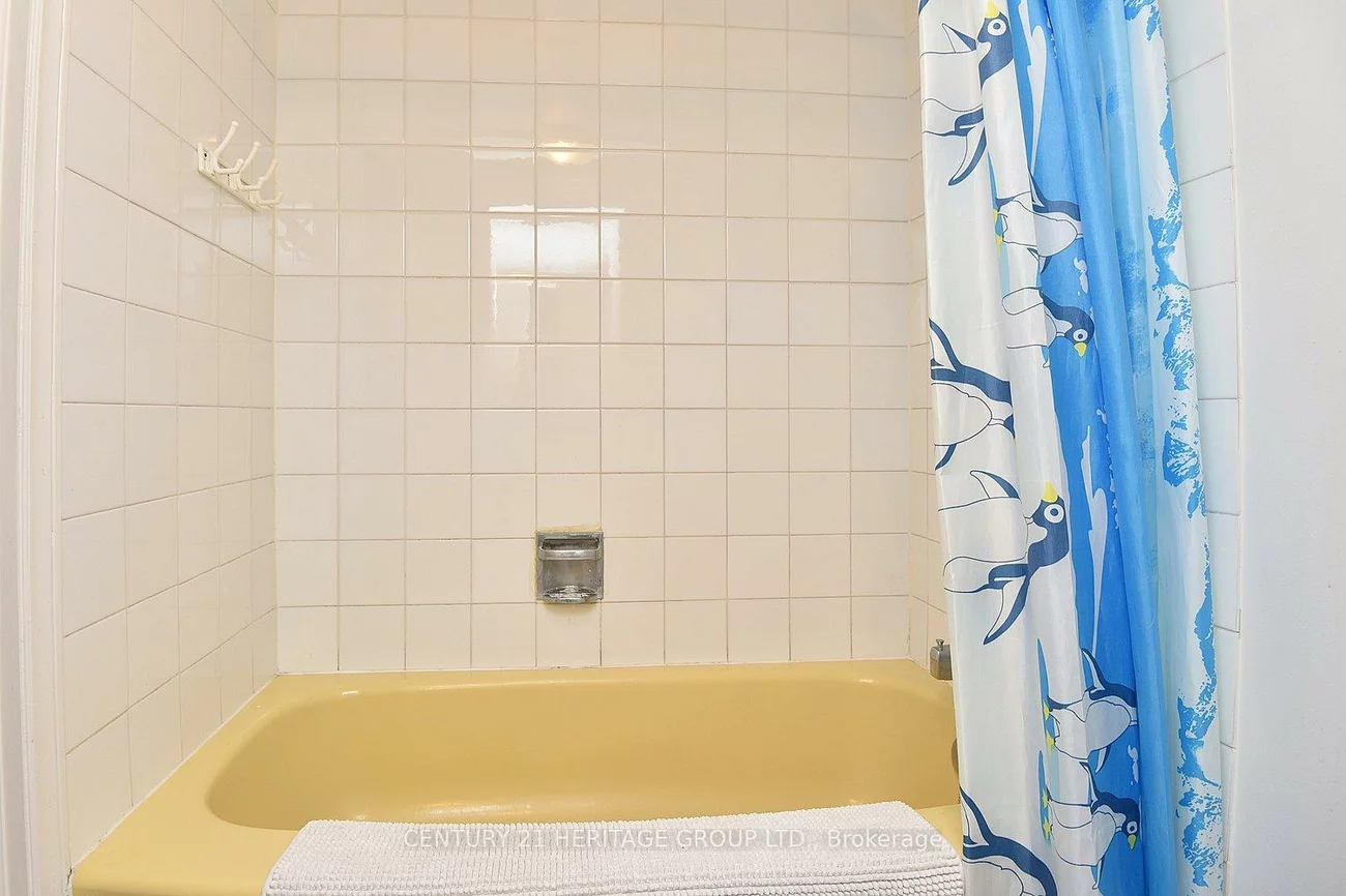 1022, Willowdale, Newtonbrook East, Toronto