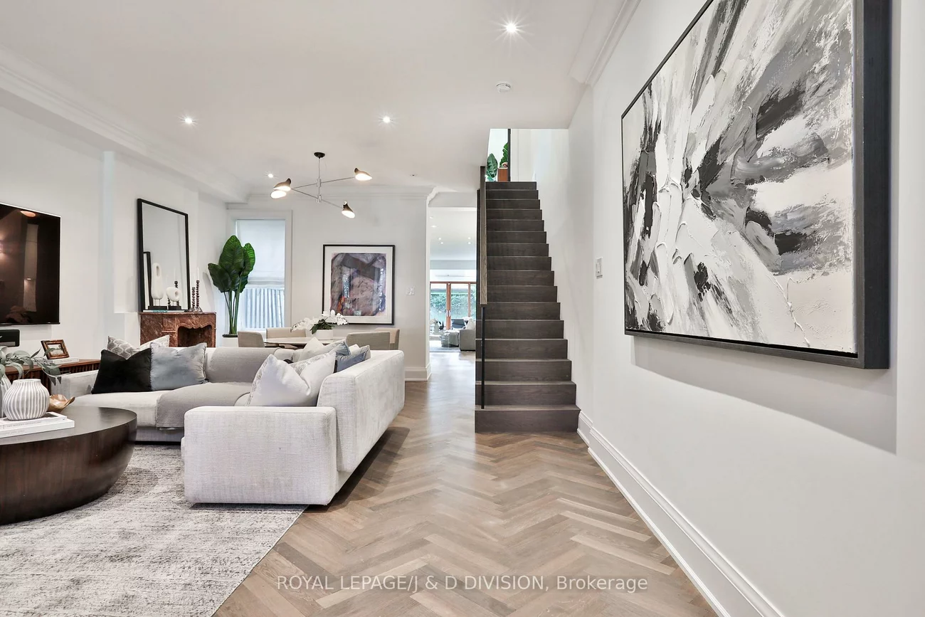 69, Sullivan, Kensington-Chinatown, Toronto