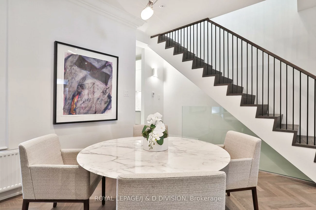 69, Sullivan, Kensington-Chinatown, Toronto