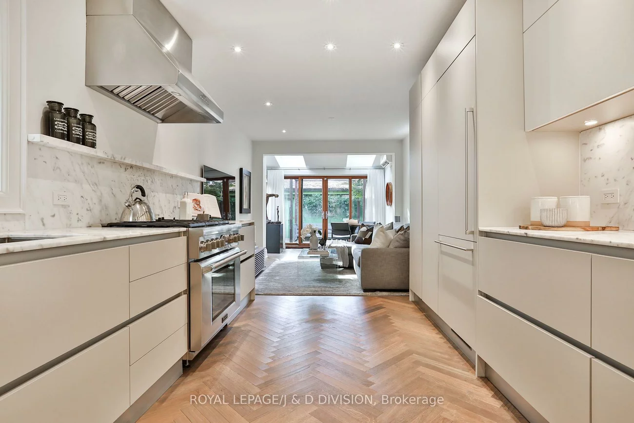 69, Sullivan, Kensington-Chinatown, Toronto