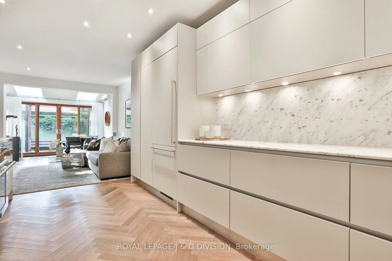 69, Sullivan, Kensington-Chinatown, Toronto