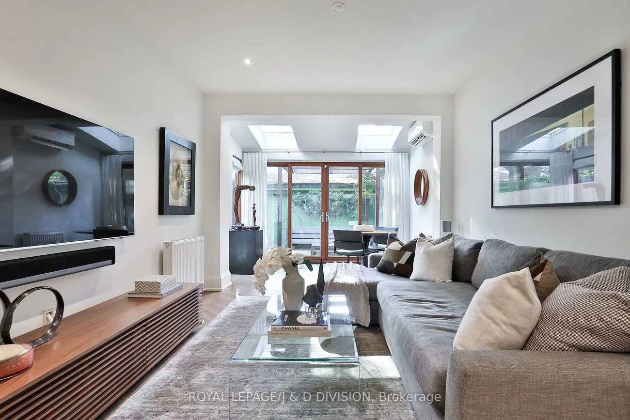 69, Sullivan, Kensington-Chinatown, Toronto