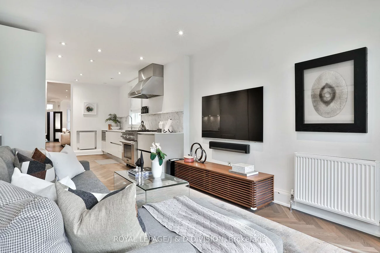 69, Sullivan, Kensington-Chinatown, Toronto