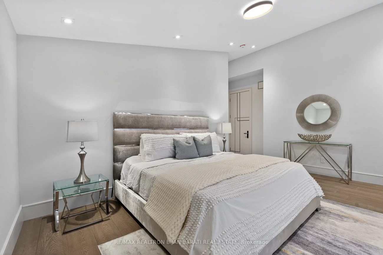 164, Norton, Willowdale East, Toronto