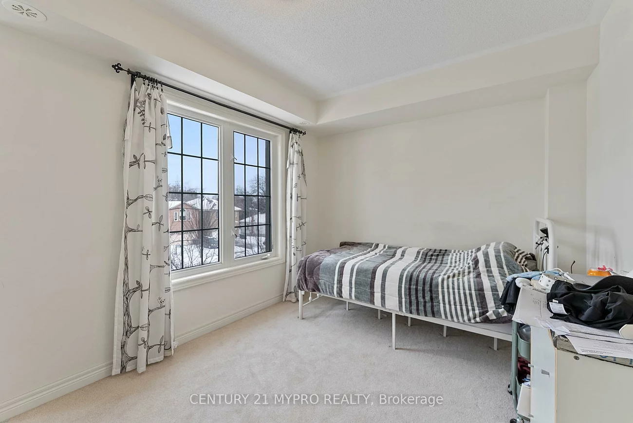 175B, Finch, Willowdale East, Toronto