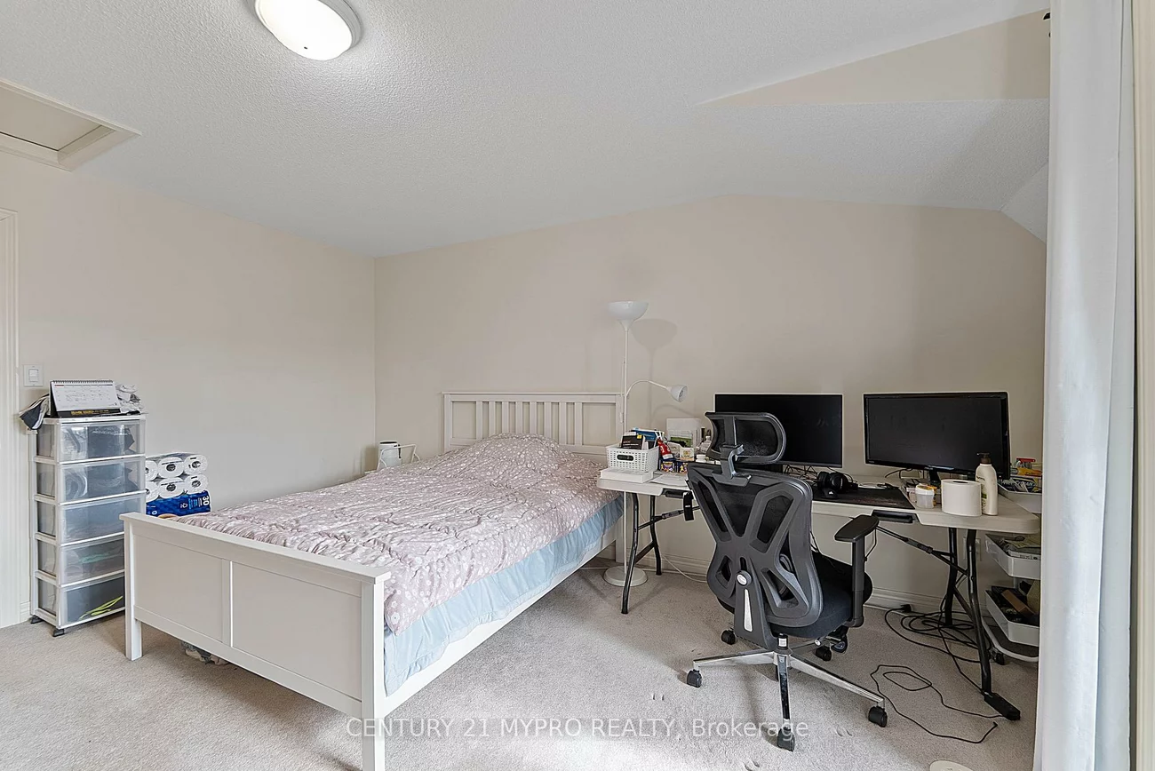 175B, Finch, Willowdale East, Toronto