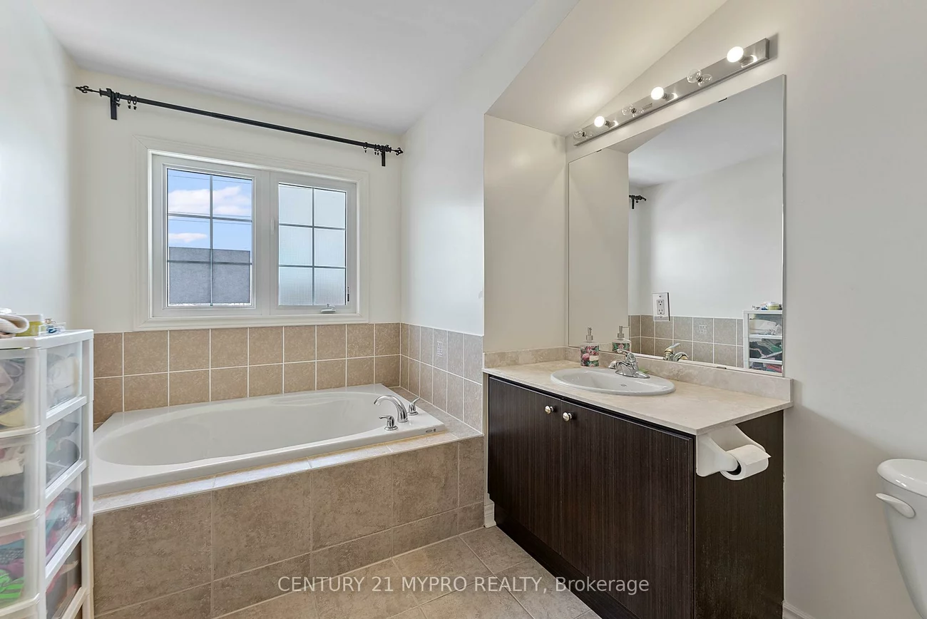 175B, Finch, Willowdale East, Toronto