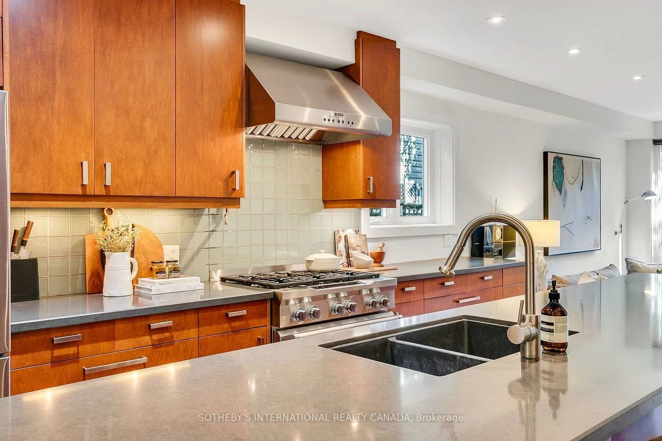 435, Ontario, Moss Park, Toronto