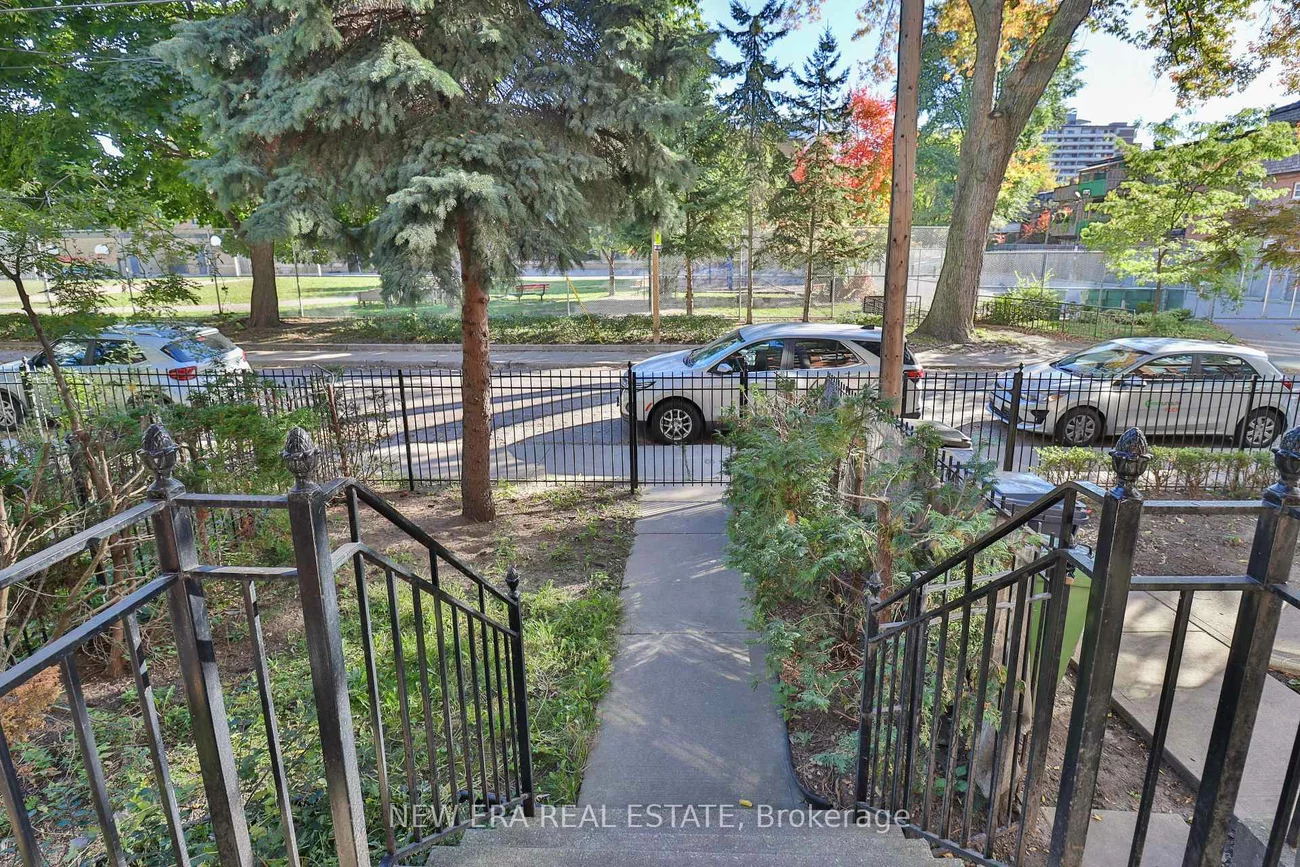 238, George, Moss Park, Toronto