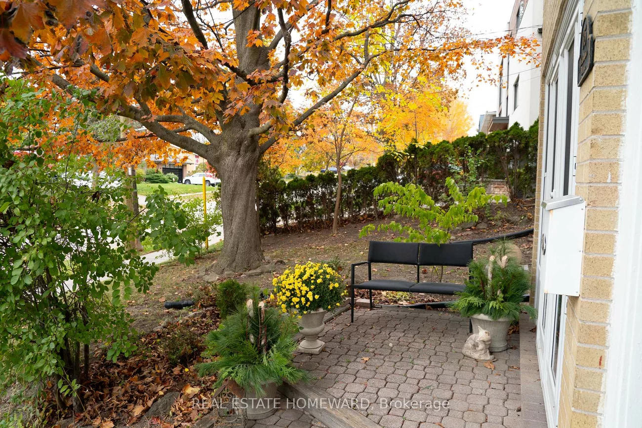 35, Valentine, Parkwoods-Donalda, Toronto