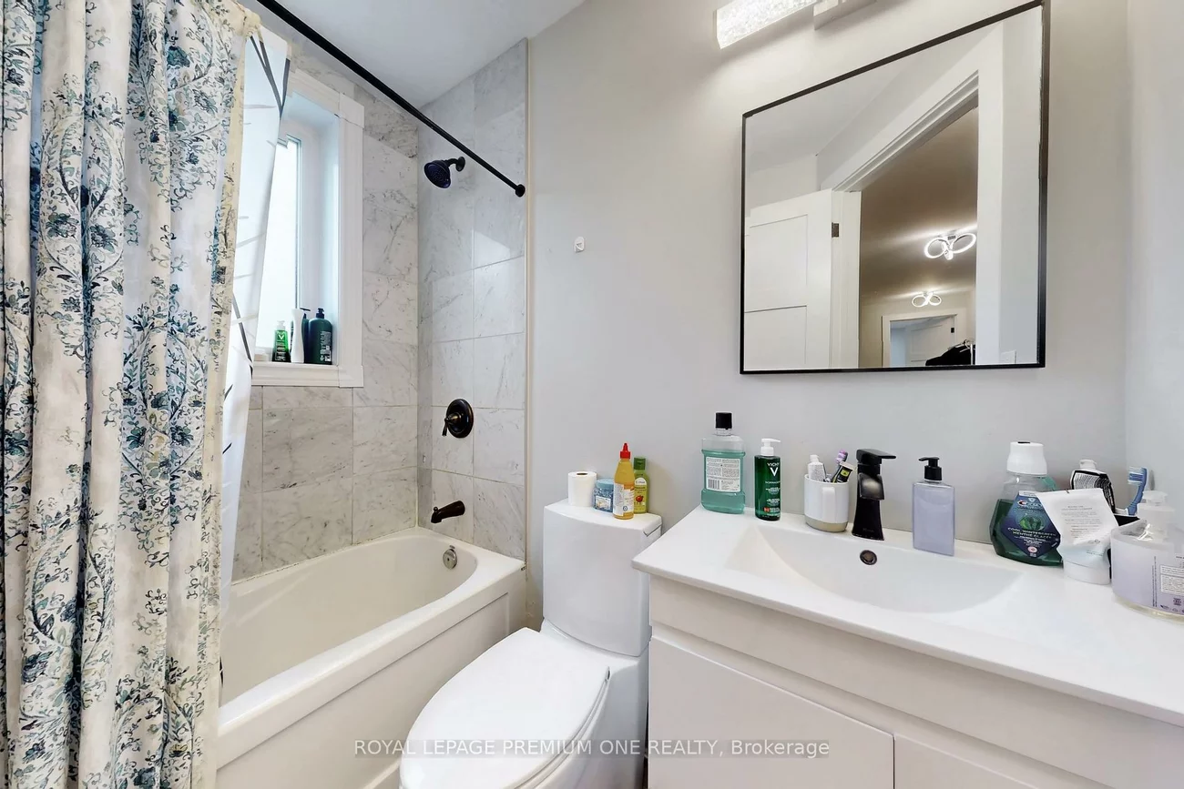 223, Manning, Trinity-Bellwoods, Toronto