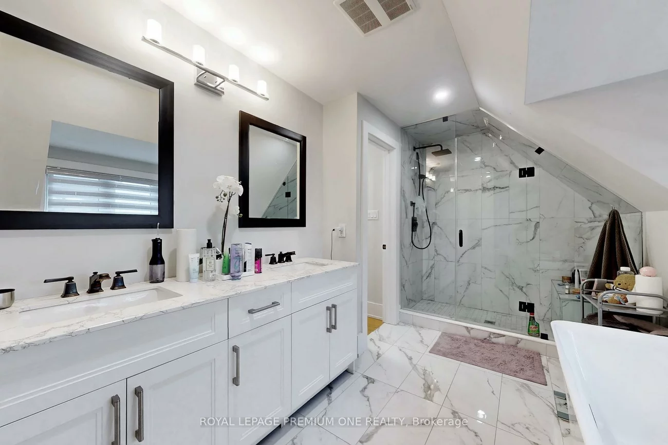 223, Manning, Trinity-Bellwoods, Toronto