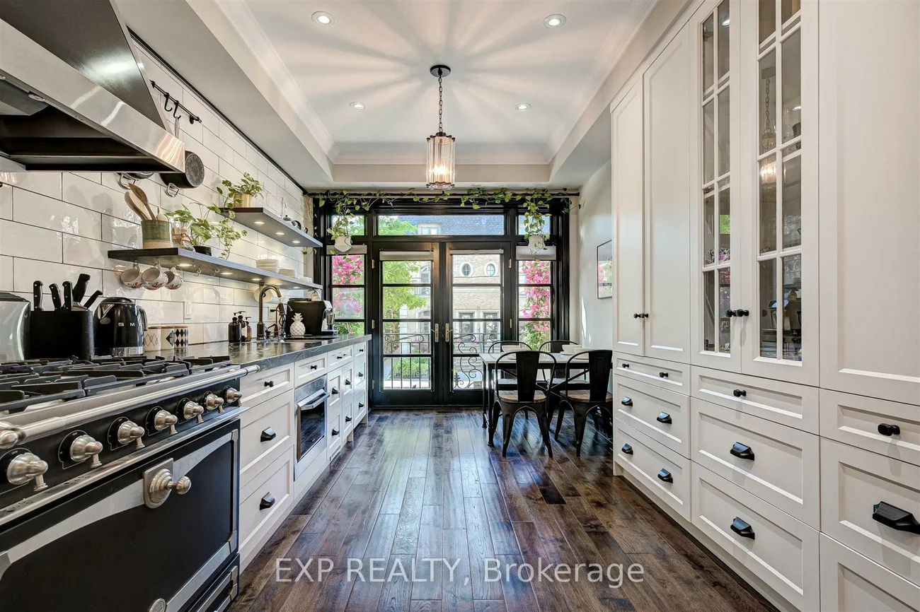 13, Balmoral, Yonge-St. Clair, Toronto