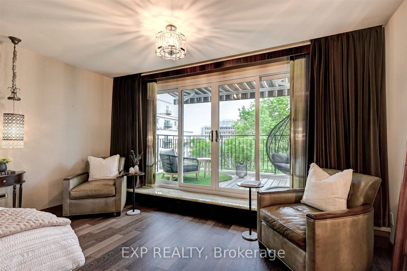 13, Balmoral, Yonge-St. Clair, Toronto