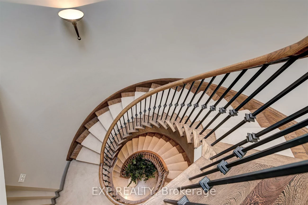 13, Balmoral, Yonge-St. Clair, Toronto