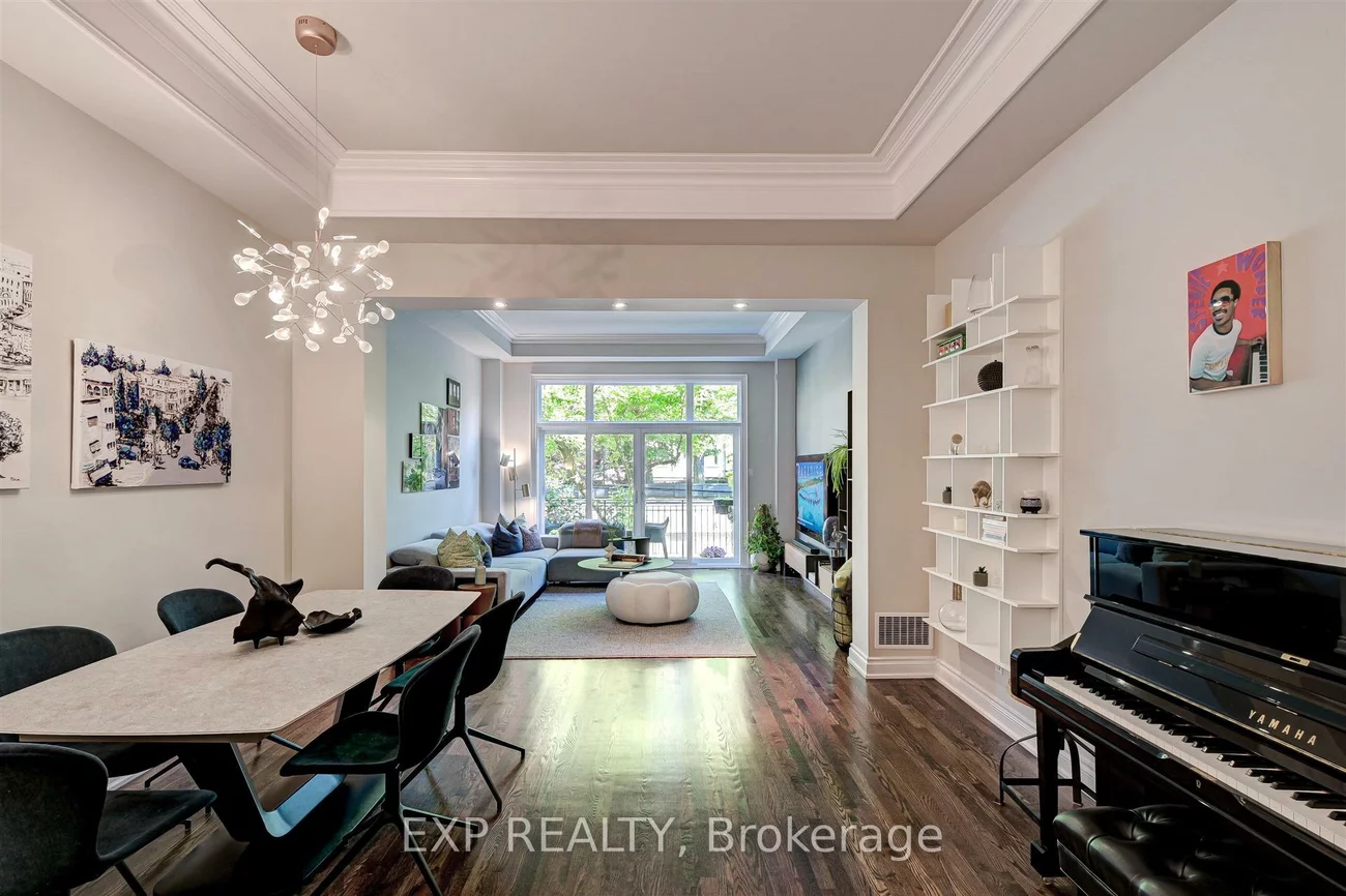 13, Balmoral, Yonge-St. Clair, Toronto