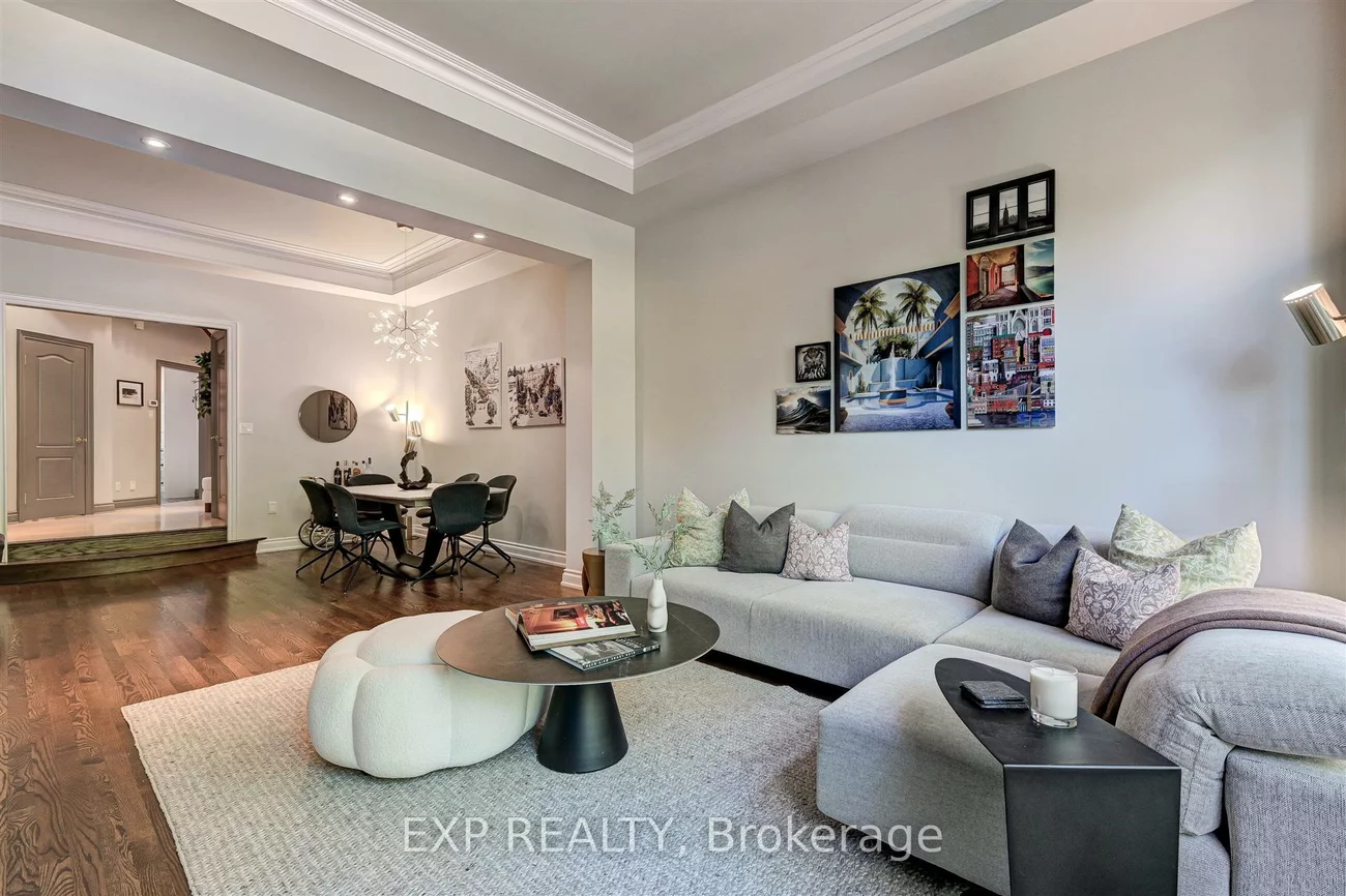 13, Balmoral, Yonge-St. Clair, Toronto