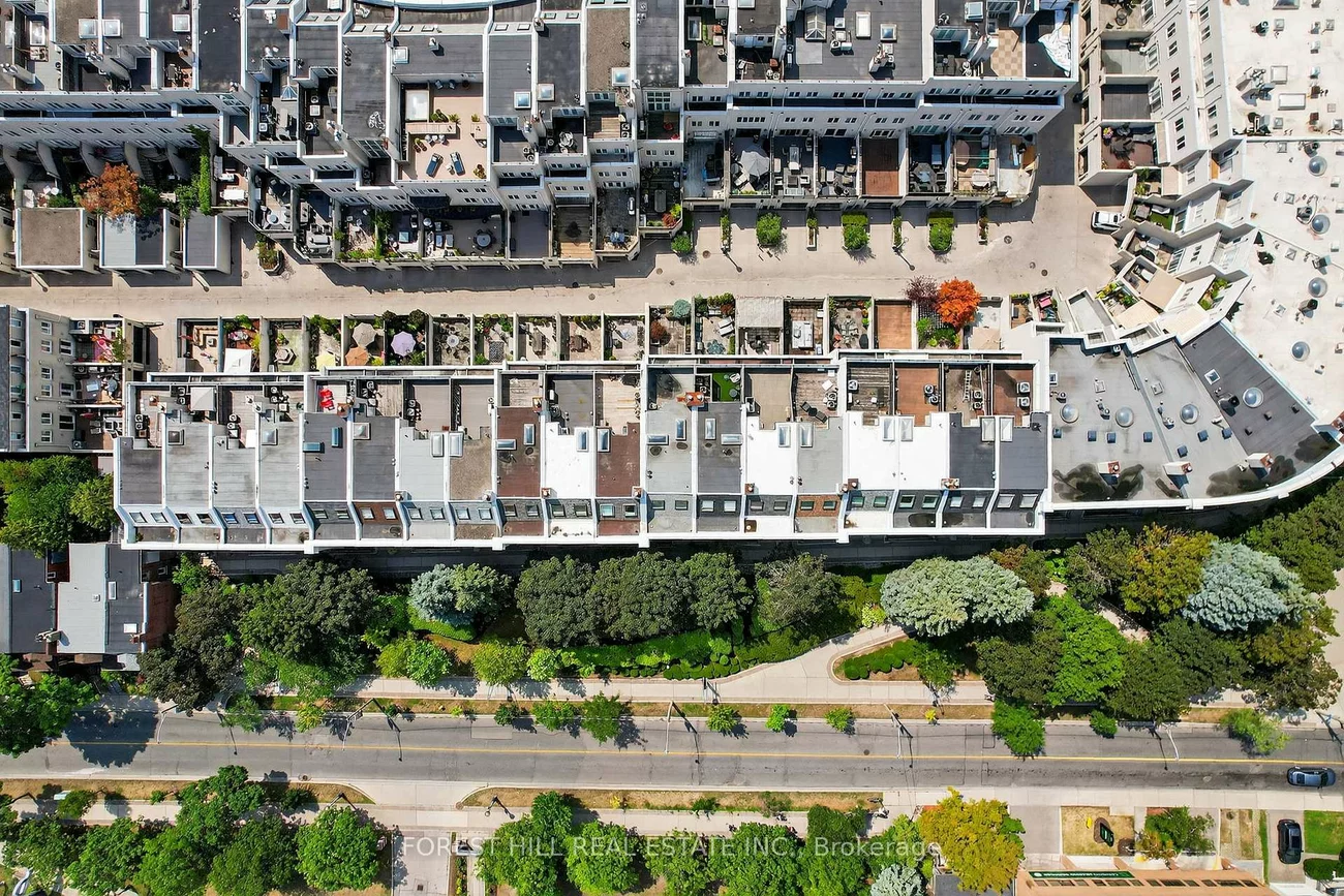 252, Spadina, Casa Loma, Toronto